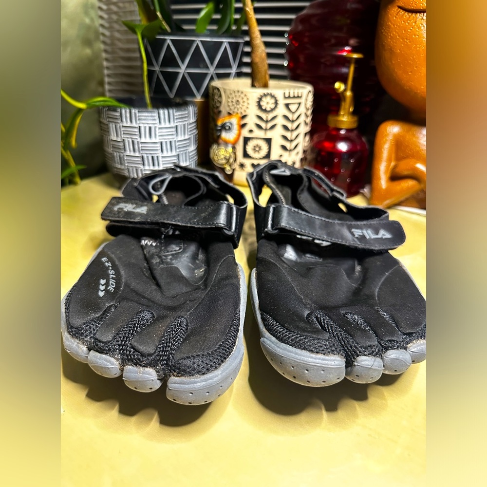 Men’s Fila EZ-Slide Skeletoes